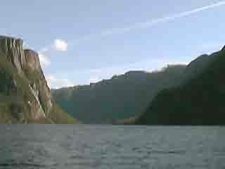 صور Western Brook Pond بحيرة